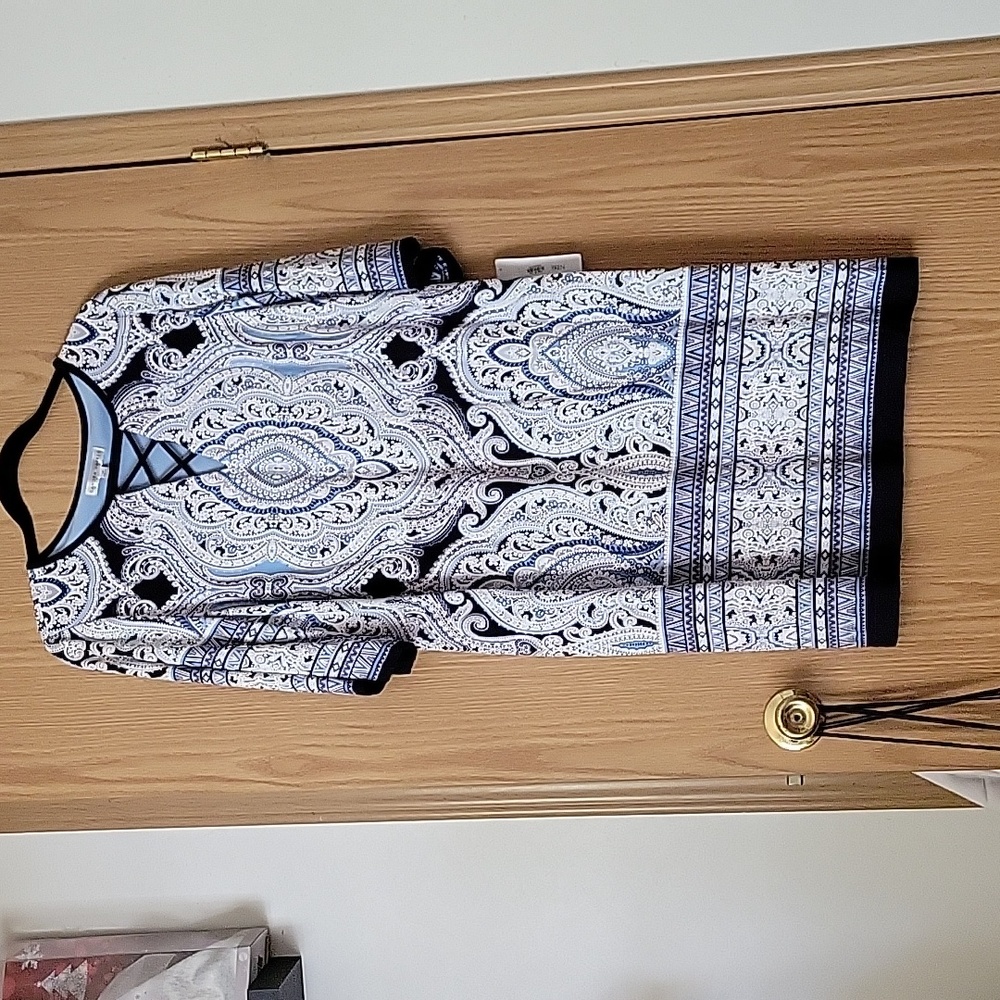 Sandra Darren dress. Brand new with tag. 1x blue and white paisley design.